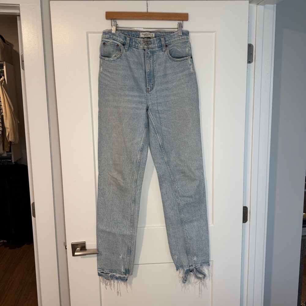 Abercrombie & Fitch ‘90s Straight Ultra High Rise Light Blue Straight Leg Jeans